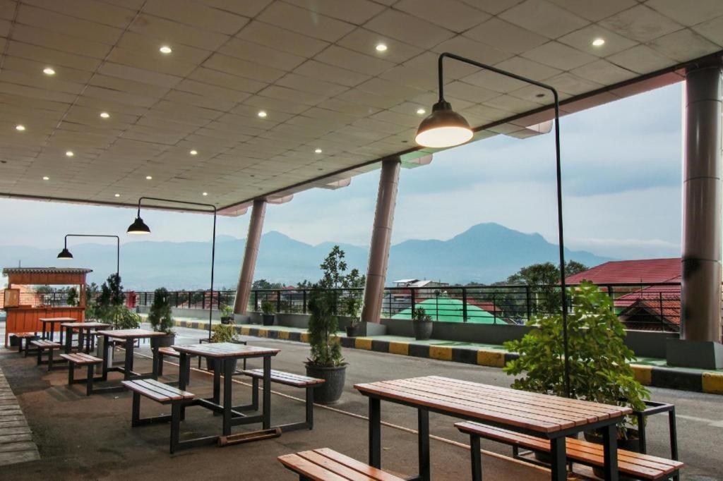 Hotel OYO Flagship 483 Tamansari Panoramic Bandung Exterior foto